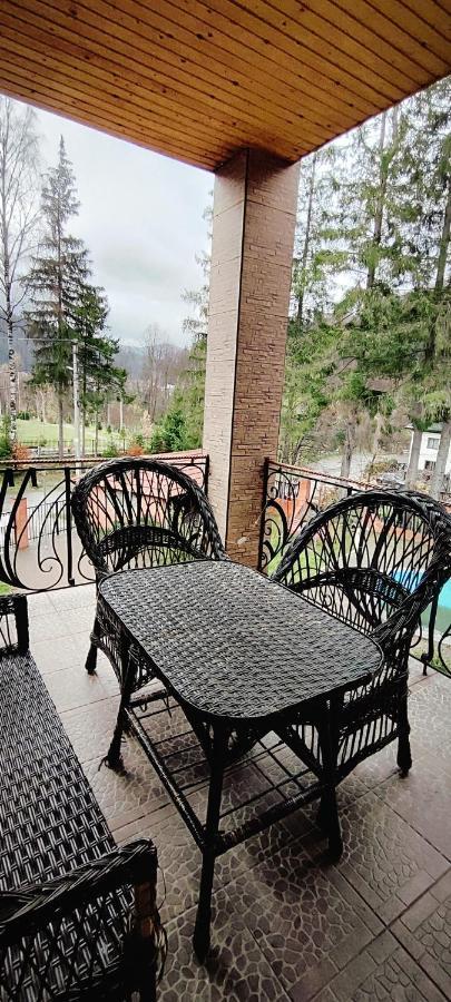 Лелеч Hotel Tatariv Eksteriør billede