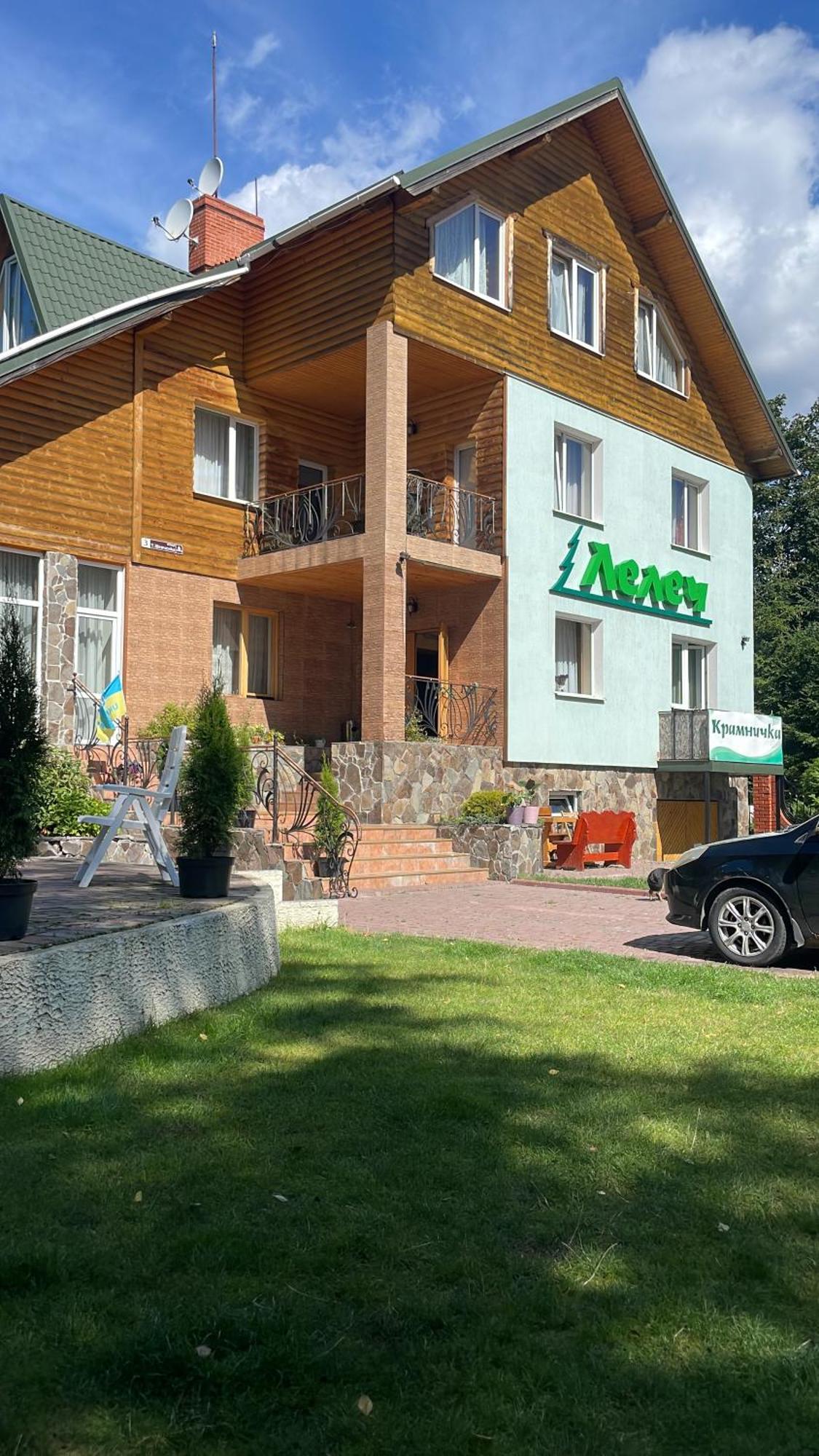 Лелеч Hotel Tatariv Eksteriør billede