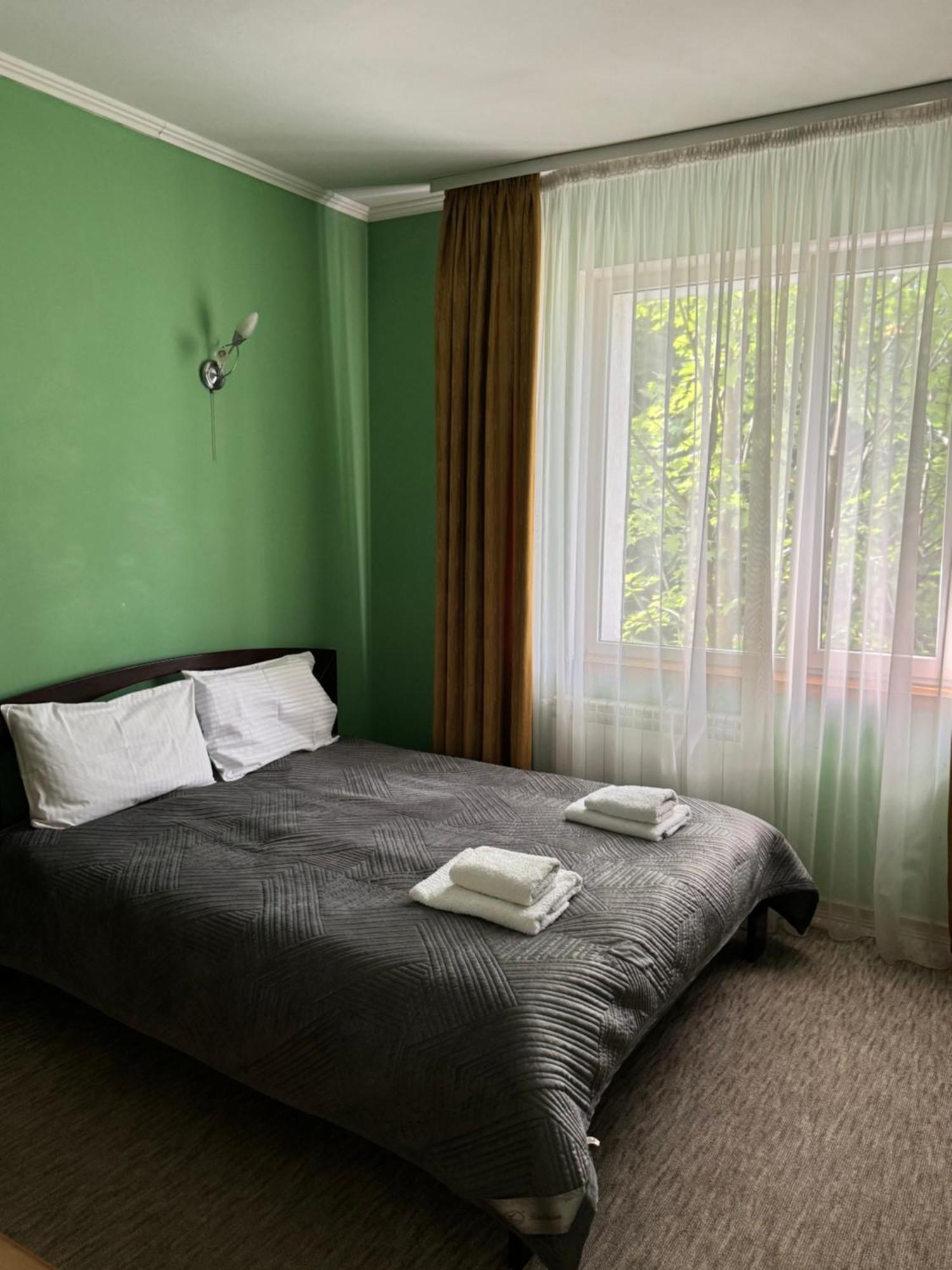 Лелеч Hotel Tatariv Eksteriør billede