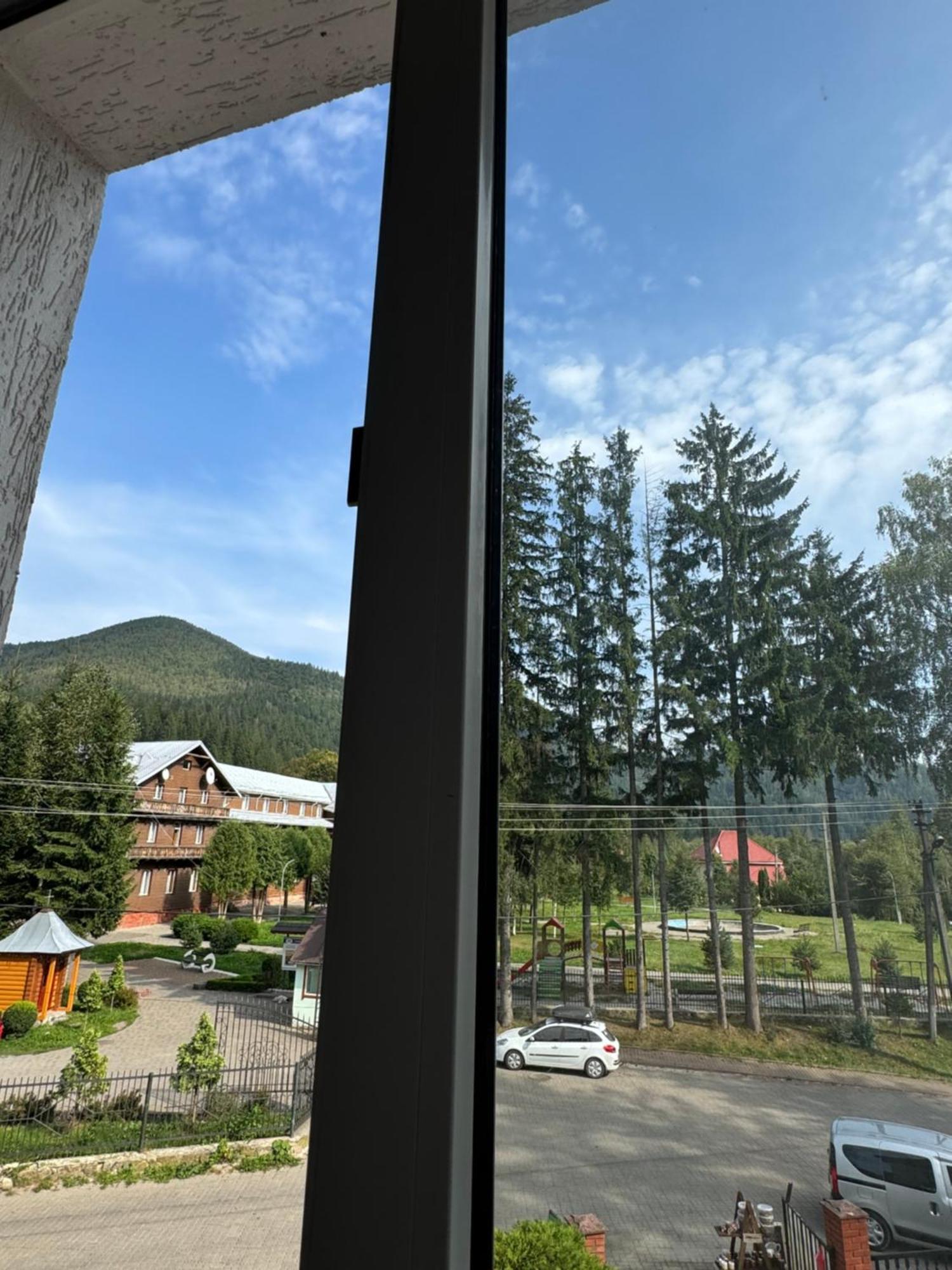 Лелеч Hotel Tatariv Eksteriør billede
