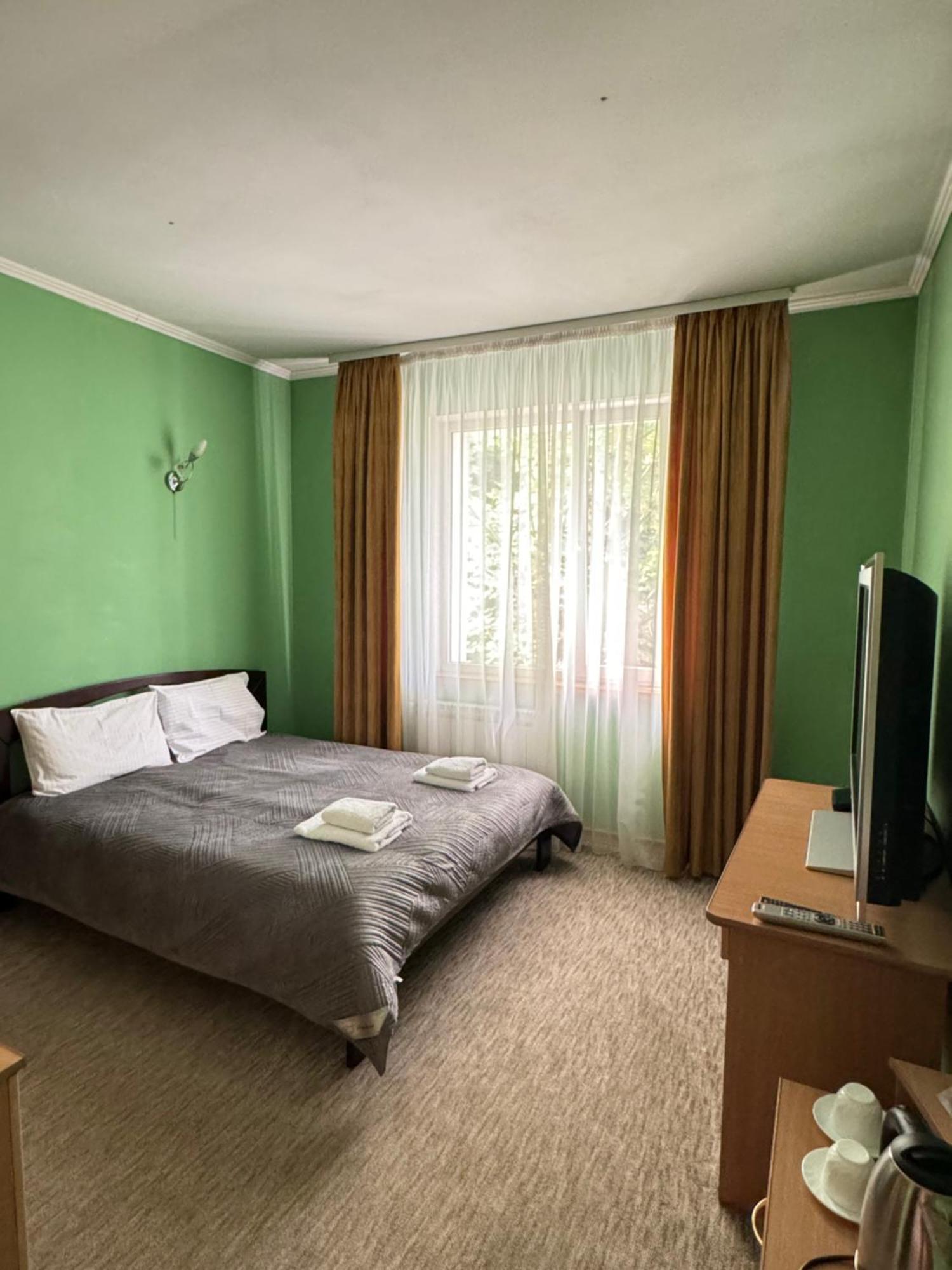 Лелеч Hotel Tatariv Eksteriør billede