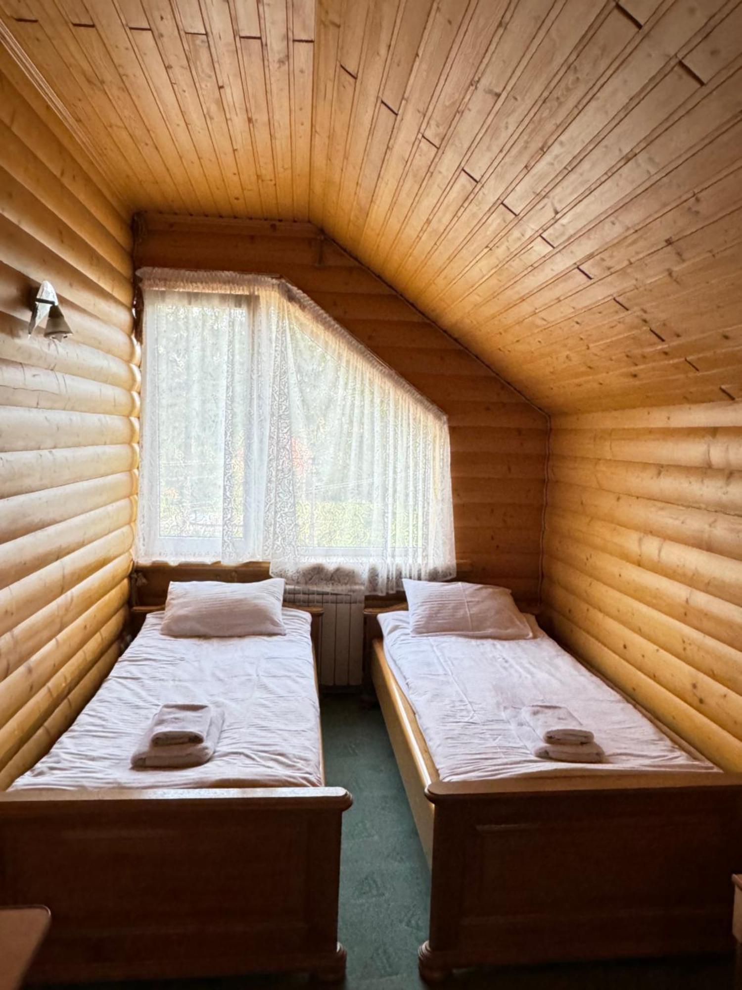 Лелеч Hotel Tatariv Eksteriør billede