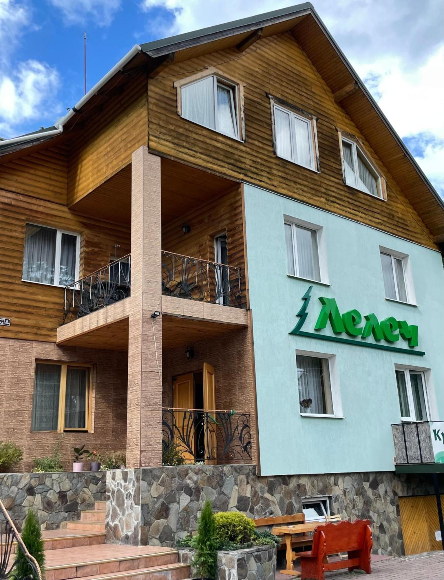 Лелеч Hotel Tatariv Eksteriør billede