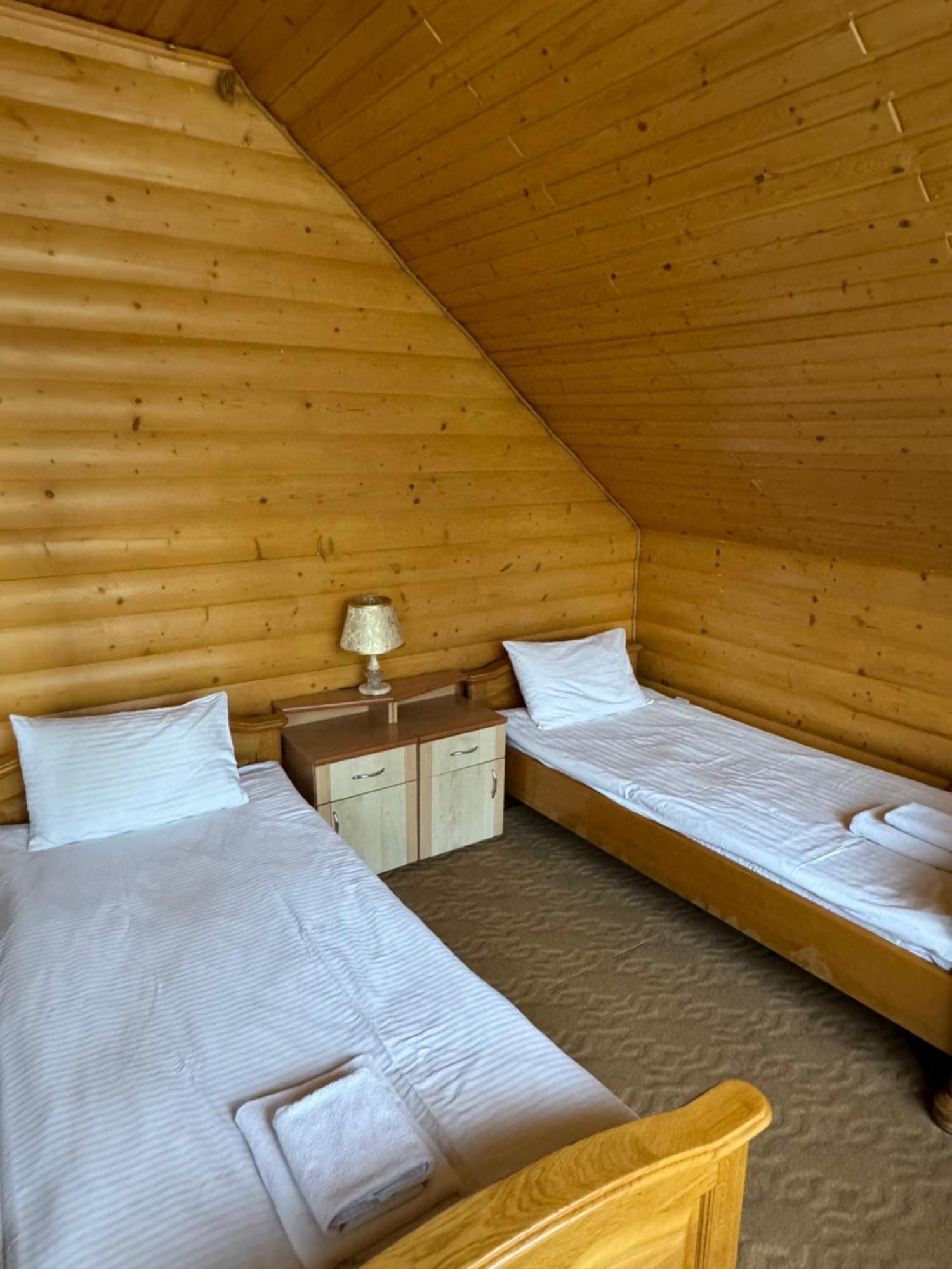 Лелеч Hotel Tatariv Eksteriør billede